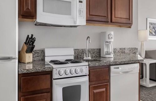 Seabreeze Historic District Complejo | Wyndham Ocean Walk: Oceanfront Fun, Pools, & Spacious Family Stay-1 Bd Dlx