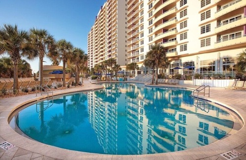 Seabreeze Historic District Complejo | Wyndham Ocean Walk - 1 Bedroom Deluxe with a Balcony - Sleeps 4! Beach Resort