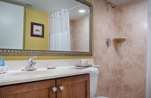 Pompano Beach Complejo | Wyndham Santa Barbara, 2 Bedroom Condo, Free WiFi and Parking