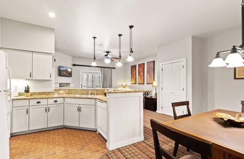Shawnee On Delaware Condominio | Wyndham Shawnee Village|1BR/1BA Full Balcony Suite