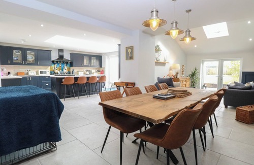 Irstead Casa | WYNGATE, pet friendly, with a garden in Happisburgh, East Anglia
