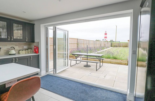 Irstead Casa | WYNGATE, pet friendly, with a garden in Happisburgh, East Anglia