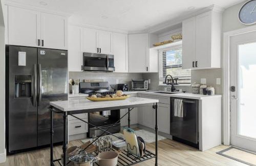 Buena Vista Casa | Wynwood beautiful Art Deco home with 4 Bedroom
