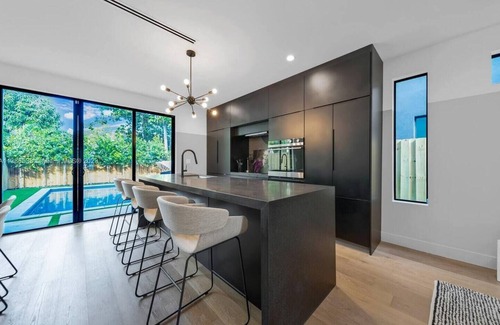 Buena Vista Casa | Wynwood/Design District TH w/heated Pool