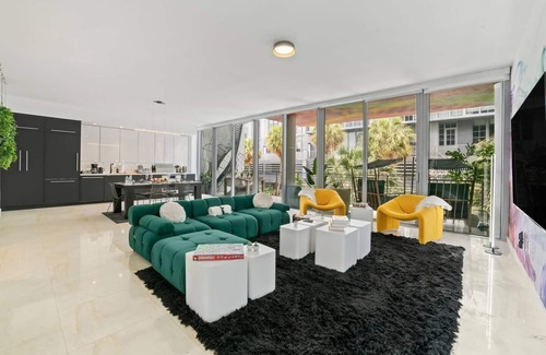 Wynwood Art District Condominio | Designer Wynwood 2BR Free Parking &Balcony