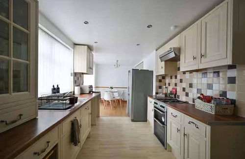 Broadheath Casa | Wythenshawe Greenbrow Retreat