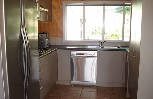 Coromandel Casa | Wyuna Bay Waterfront Bach - Coromandel Harbour