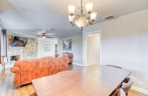 Fresno Apartamento | X-Large Spacious Deluxe House Fastest Wi-Fi
