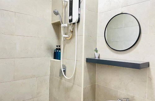 Taman Setia Indah Apartamento | X till sep2025 Cube 8teens Mount Austin 1br 2-4pax w TV box