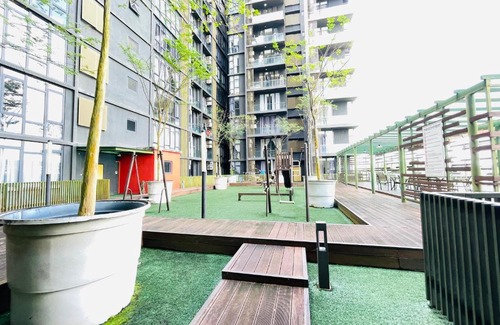 Taman Setia Indah Apartamento | X till sep2025 Cube 8teens Mount Austin 1br 2-4pax w TV box