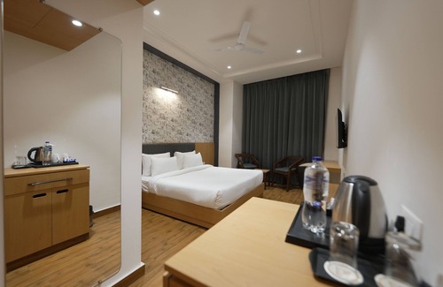 Delhi Hotel | Xenious Micro
