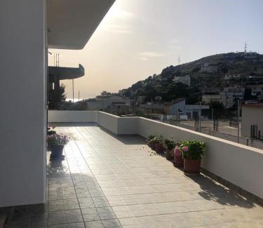 Qafe e Gjashtes Apartamento | Xhulio's Apartament