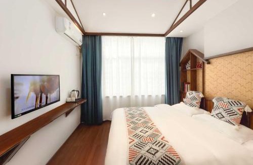 Yongding Casa | Xiaobeilou B&B Zhangjiajie Railway Station Tianmen Mountain Cableway Branch