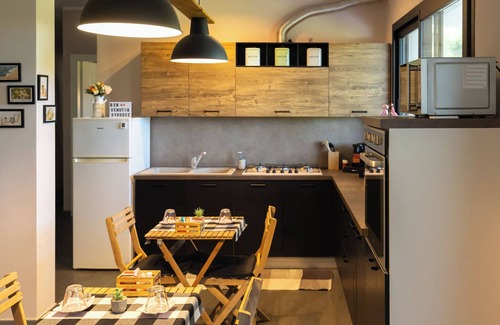 Iglesias Cama Y Desayuno | Xihouse, our best Double Room in a green park.