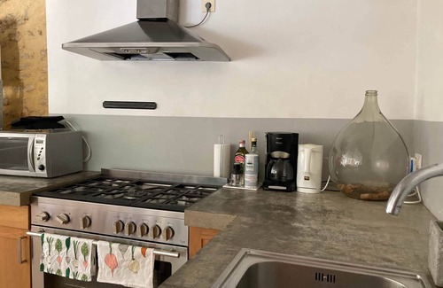 Suze-la-Rousse Cabaña | XIX° Century Provencal Cottage