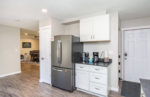 Moorhead Casa | XL Fenced Yard I 4 min to MSUM I Grill I Games