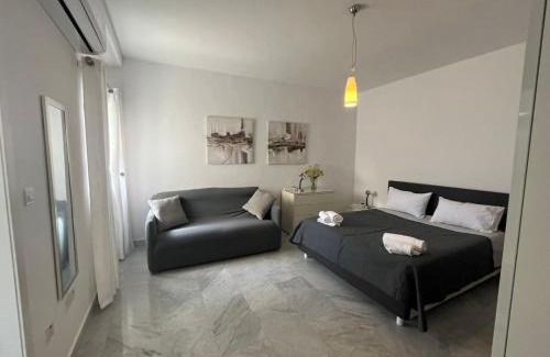 Gzira Apartamento | XL Spacious Apartment, 4-BR Home in Central Area, WALK to Sliema - St Julian's