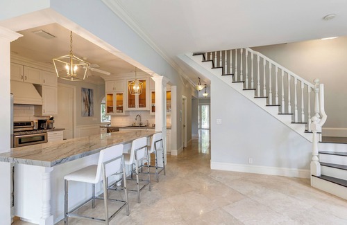 Birch Park Finger Streets Casa | XMAS Available, Deckland Beach House, 2 mins to the Beach. Family Pool Home!