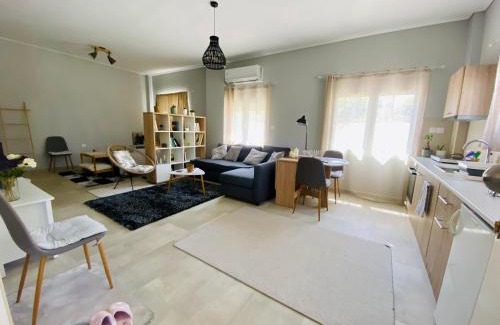 Mesolongi Apartamento | Xrysa's Central City Apartment