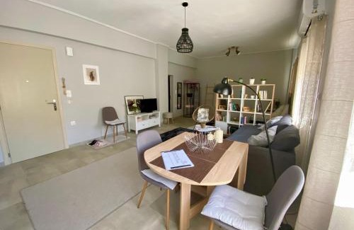 Mesolongi Apartamento | Xrysa's Central City Apartment