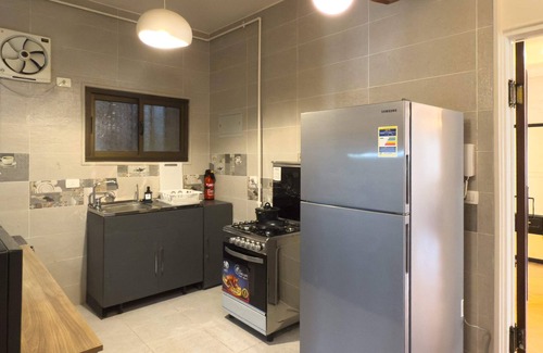 Heliopolis Apartamento | The 2bdr Crimson Crib @ The Heart Of Heliopolis