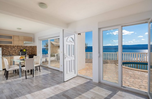 Celina Casa | XXL PRIVATE BEACH VILLA