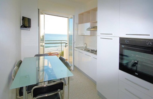 Marina di Andora Apartamento | XXV Aprile 2 Int 10 Frontemare 3