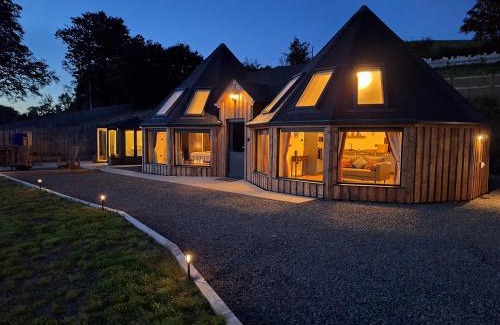 Cribyn Casa | Y Cwlwm - The Celtic Knot