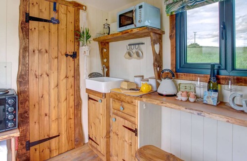 Caersws Chalet De Esquí | Y Cwtch in the beautiful Caersws