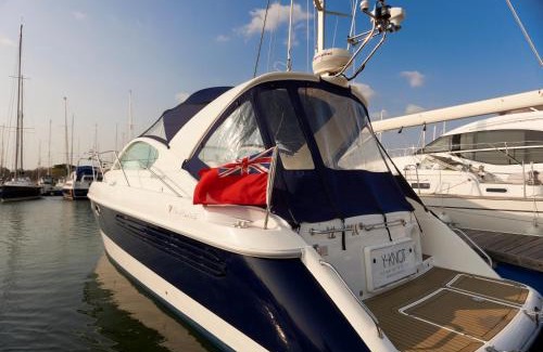 New Forest District Alquiler De Eote | Y-Knot-Two Bedroom Luxury Motor Boat In Lymington