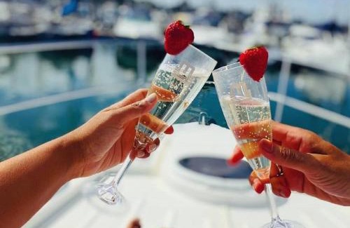 New Forest District Alquiler De Eote | Y-Knot-Two Bedroom Luxury Motor Boat In Lymington