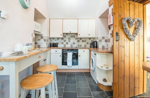 Newport Cabaña | Y Sied, Holiday Cottage Newport, Sleeps 2, 1 bedrooms, bathrooms