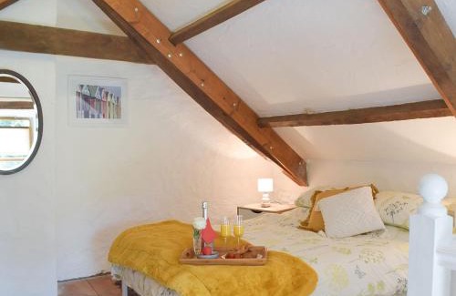 Carmarthen Casa | Y Stabl - Uk35032