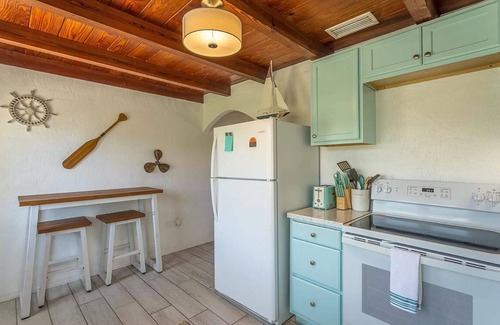 Panacea Casa | Y Worry! Old Florida Waterfront! Beach, bike trails, boat ramp, fish, & fire pit