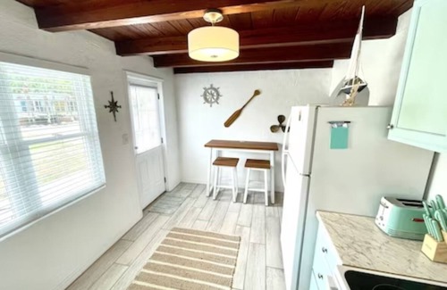Panacea Casa | Y Worry! Old Florida Waterfront! Beach, bike trails, boat ramp, fish, & fire pit