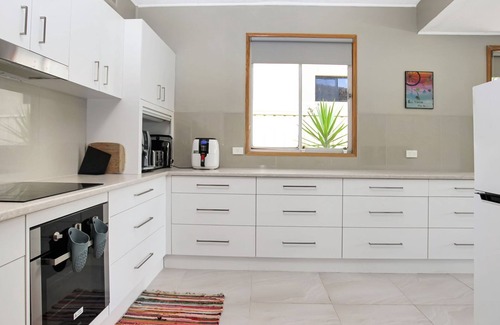 Tea Gardens Cabaña | Yacaaba Cottage - Pet friendly