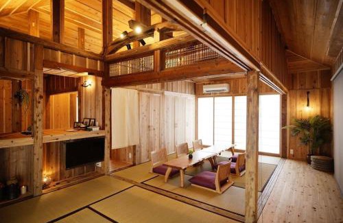 Minatogawa Villa | YACHIMUN Terrace ~シーサーが見守る小さな漁村の宿 ~