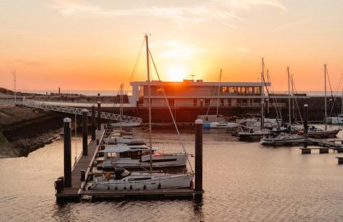 Cadzand-Bad Alquiler De Eote | Yacht by Strandhotel - hotel service & wellness