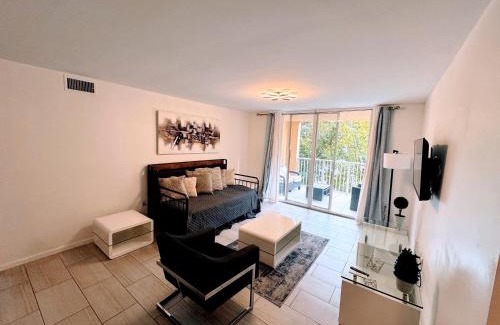 Aventura Apartamento | Yacht Club Miami Suite 2 Bedroom and 2 Bathroom With Baby Crib & Free Parking
