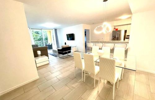 Aventura Apartamento | Yacht Club Miami Suite 2 Bedroom and 2 Bathroom With Baby Crib & Free Parking