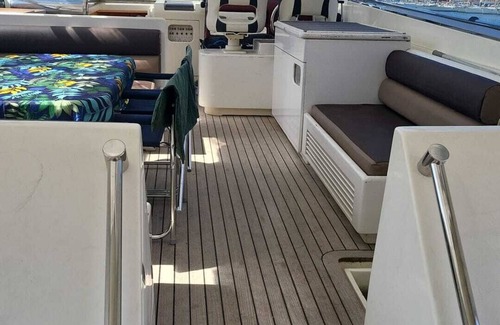 Port Cogolin Alquiler De Eote | Yacht Dans la Baie de St Tropez