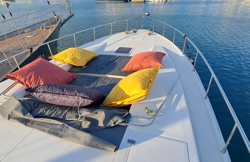 Port Cogolin Alquiler De Eote | Yacht Dans la Baie de St Tropez