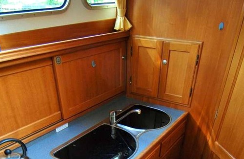 Oberhavel Alquiler De Eote | Yate Pedro Skiron 35 para 4 + 2 personas.