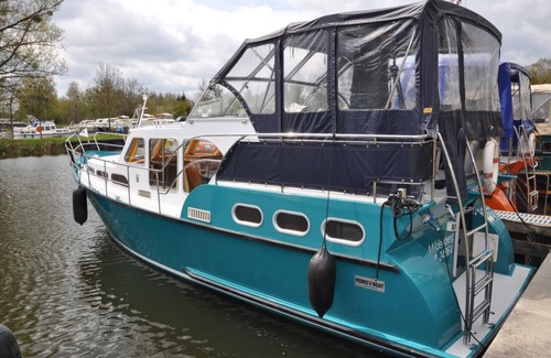 Oberhavel Alquiler De Eote | Yate Pedro Skiron 35 para 4 + 2 personas.