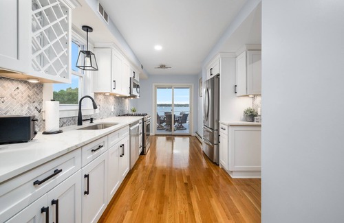 Edgewood Casa | Yachts of Fun in Pawtuxet Village Cranston!