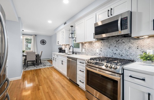 Edgewood Casa | Yachts of Fun in Pawtuxet Village Cranston!