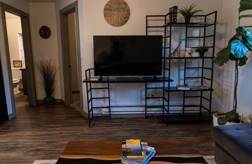 Flagstaff Casa | Yahoo! It's Ski Season! Stay in our Cozy Bungalow