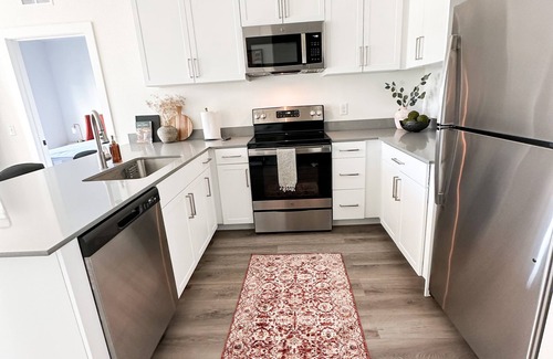 Downtown Apartamento | YALE 3-12 MO. SHORT TERM LEASE. DM Yale Luxury Apartment on IG @Yalehousing