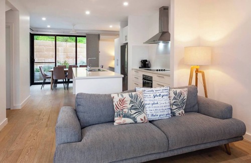 Yallingup Casa | Yallingup Dunes Contemporary Coastal Comforts