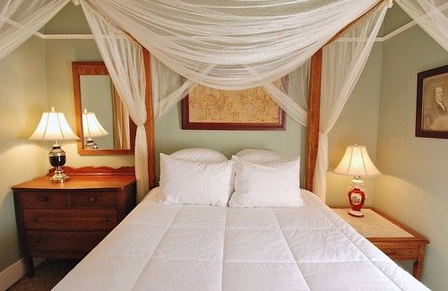 Historic Hill Cama Y Desayuno | Yankee Peddler Inn